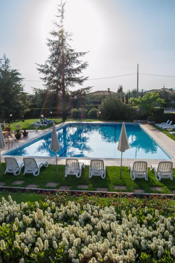 Residence Liana Albisano Torri Del Benaco Exterior foto